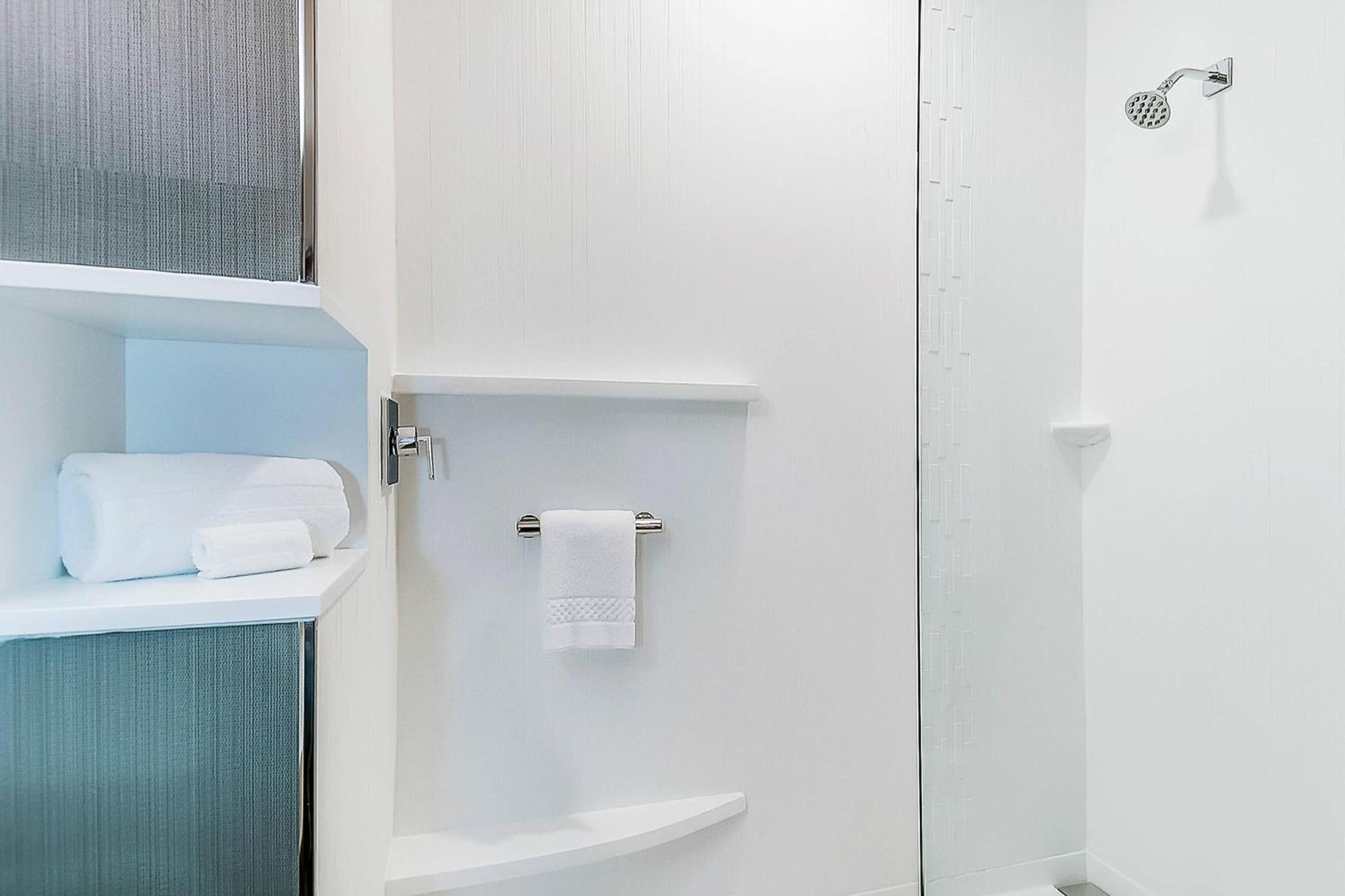 Отель Courtyard By Marriott Longview North Экстерьер фото