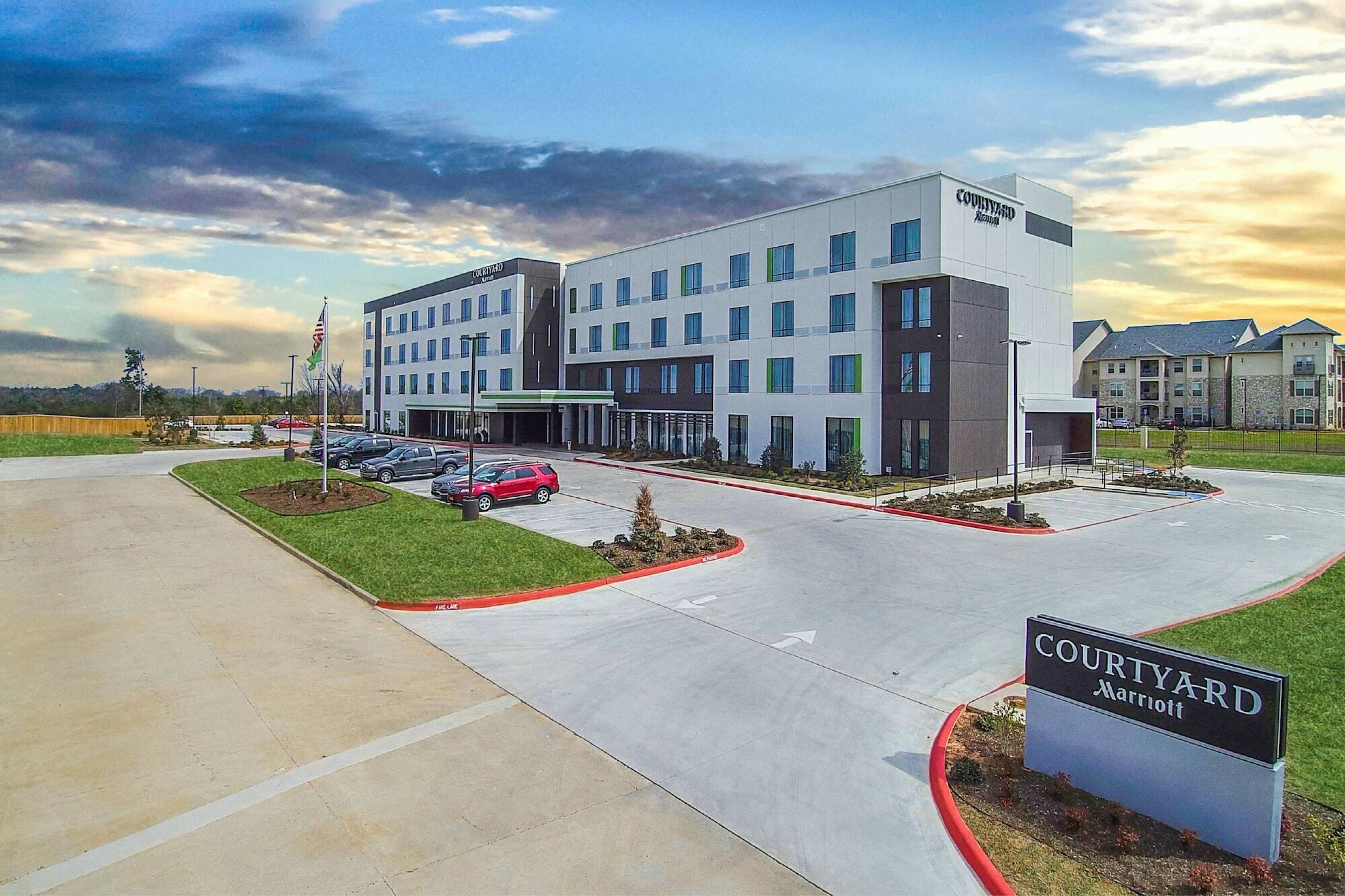 Отель Courtyard By Marriott Longview North Экстерьер фото